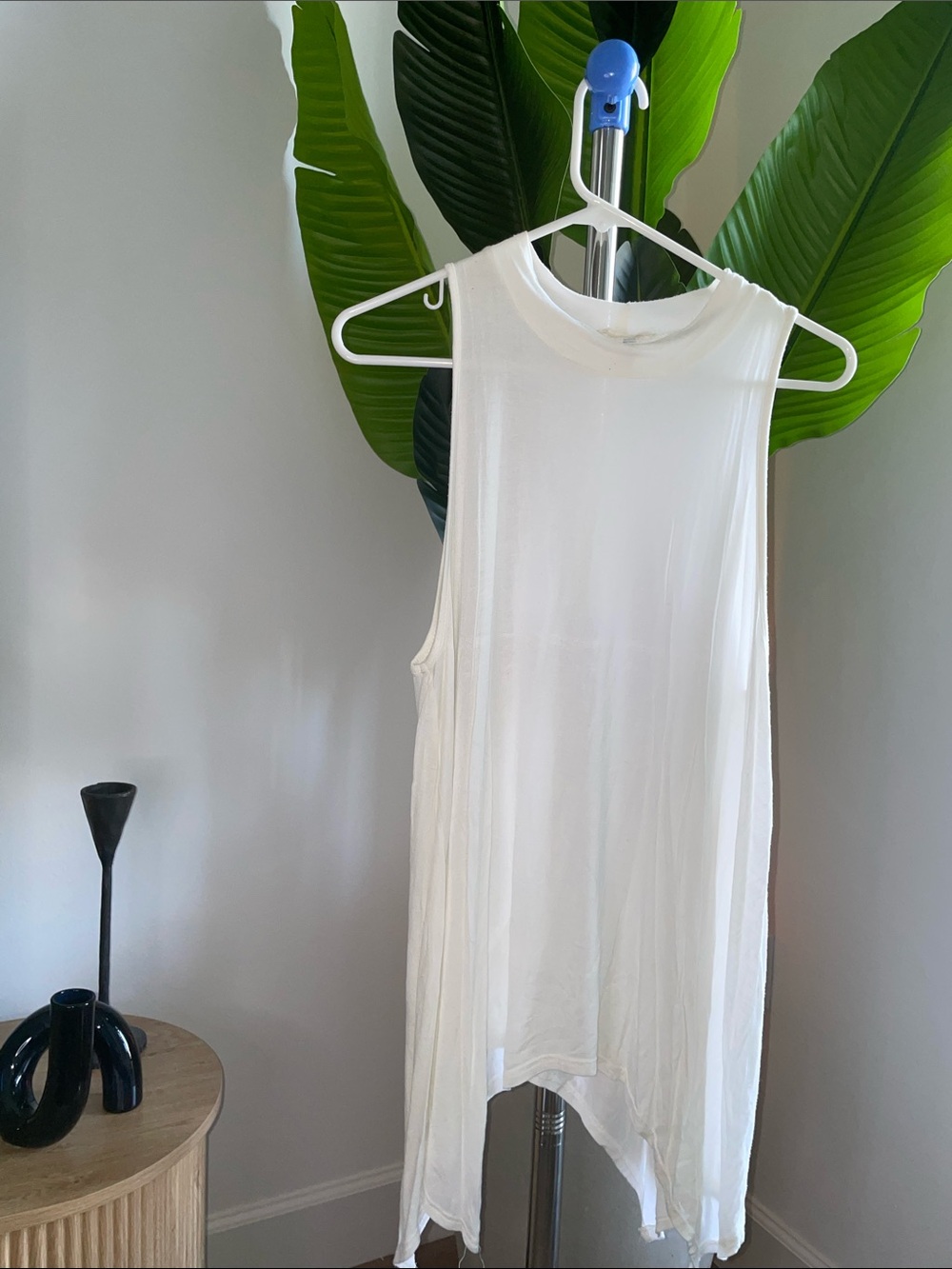 Classic White Sleeveless Tank Top